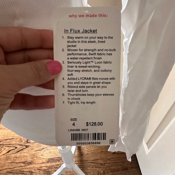 NWT! Lululemon in flux jacket - Picture 10 of 12